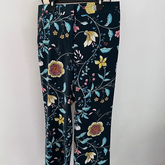 NWT Ann Taylor LOFT Women's Green Vine Floral Fluid Trouser Pants Size 8 Petite - Picture 1 of 13